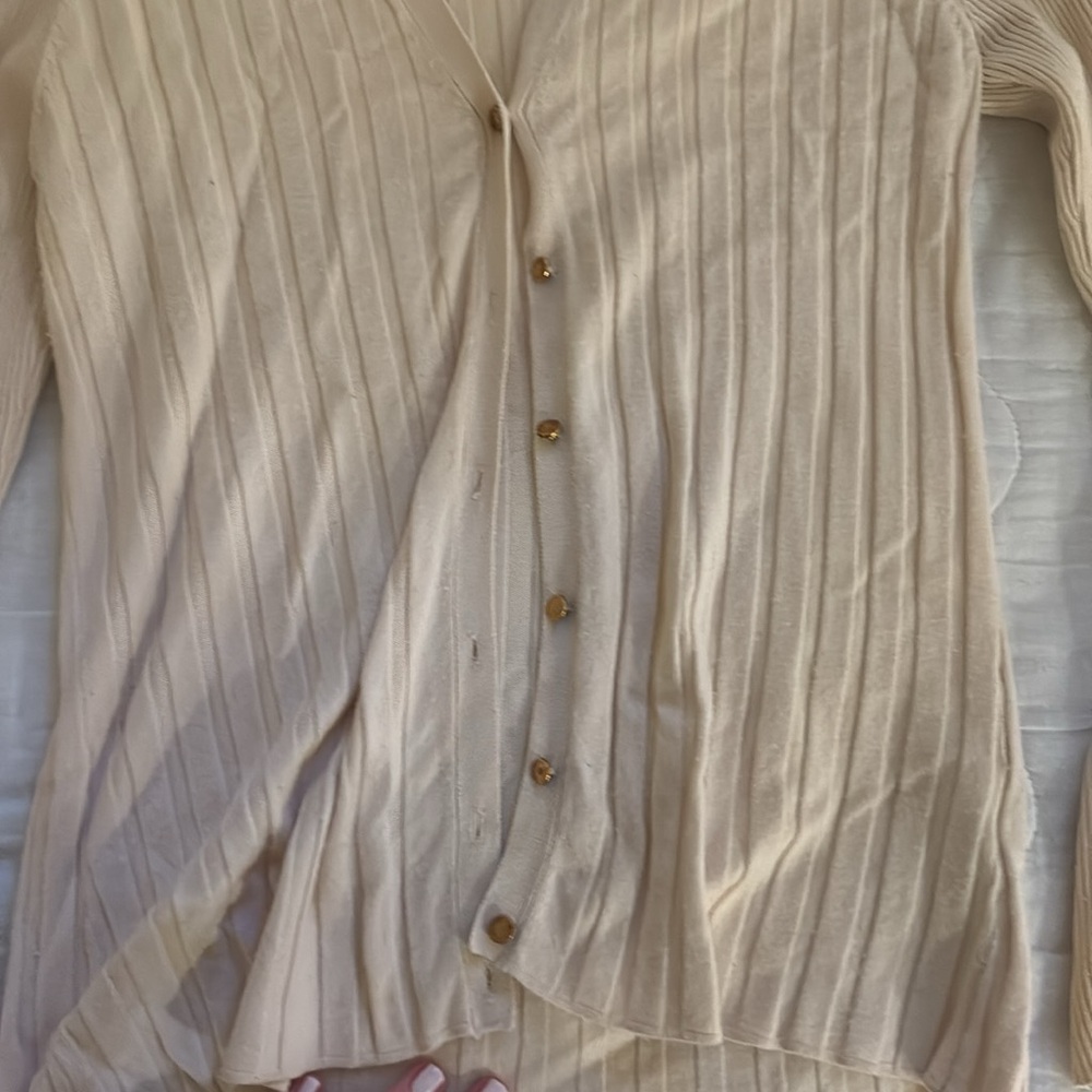 Cardigan - Picture 3 of 4